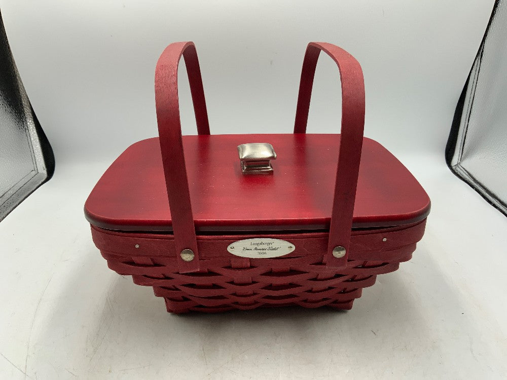 Longaberger 2006 Woven Memories Red Basket with Lid